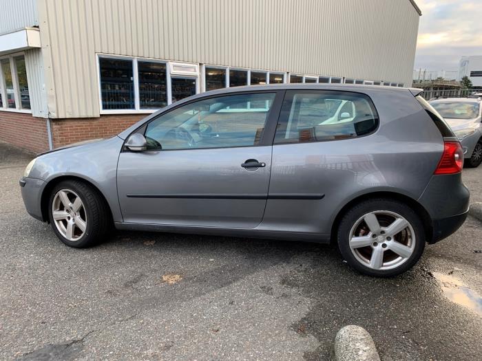 Volkswagen Golf V 1.4 16V Épave (2005, Gris)