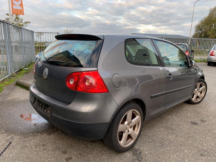 Volkswagen Golf V 1.4 16V Épave (2005, Gris)