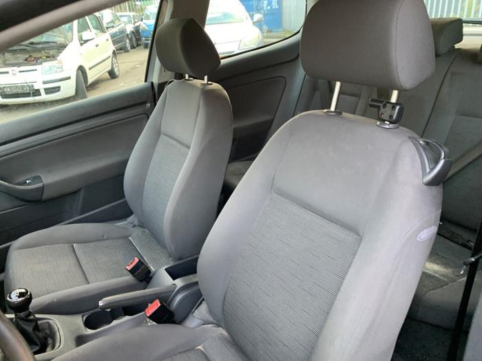 Volkswagen Golf V 1.4 16V Épave (2005, Gris)