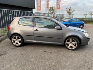 Volkswagen Golf V 1.4 16V Épave (2005, Gris)