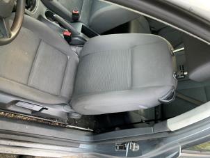 Volkswagen Golf V 1.4 16V Épave (2005, Gris)