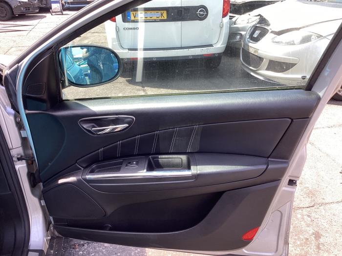 Lancia Delta 1.4 T-Jet 16V 150 Vehículo de desguace (2010, Gris)