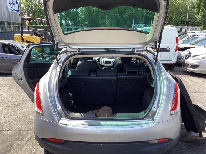 Lancia Delta 1.4 T-Jet 16V 150 Vehículo de desguace (2010, Gris)