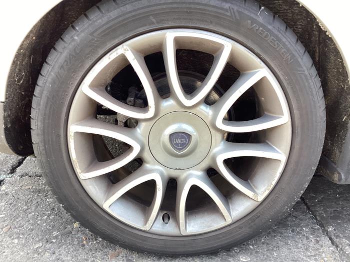Lancia Delta 1.4 T-Jet 16V 150 Vehículo de desguace (2010, Gris)