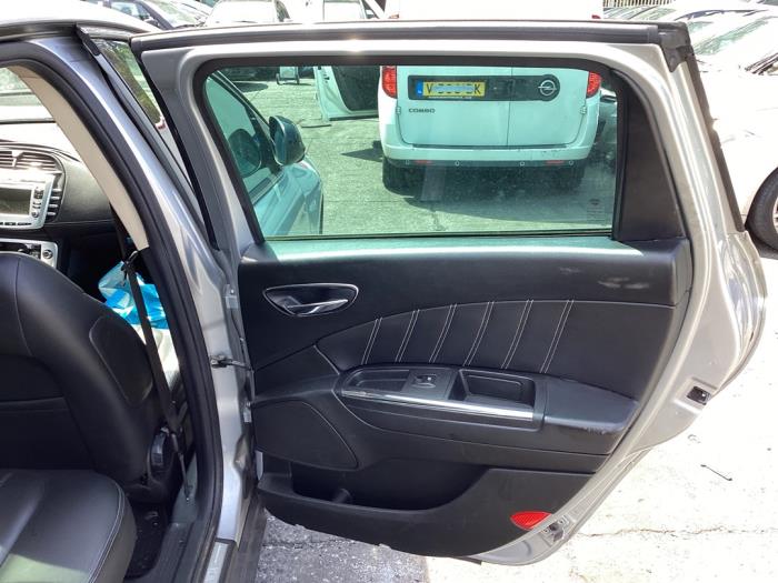 Lancia Delta 1.4 T-Jet 16V 150 Vehículo de desguace (2010, Gris)