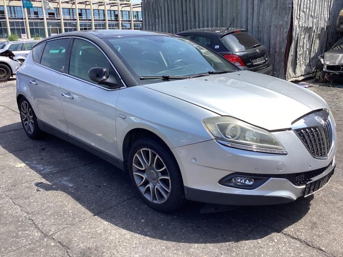 Lancia Delta 1.4 T-Jet 16V 150 Vehículo de desguace (2010, Gris)