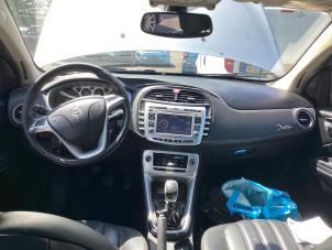 Lancia Delta 1.4 T-Jet 16V 150 Vehículo de desguace (2010, Gris)