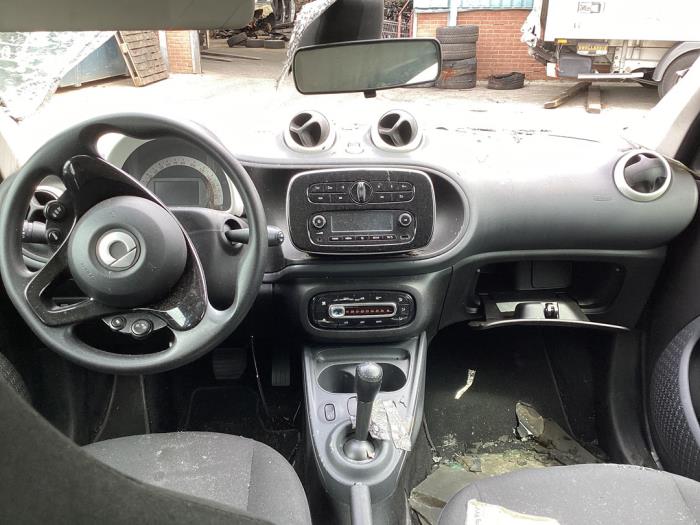 Smart Forfour 1.0 12V Samochód złomowany (2018, Bialy)