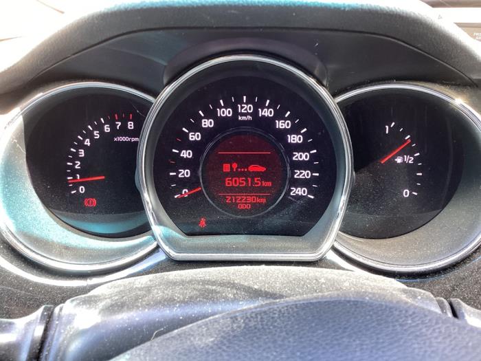 Kia Cee'd Sportswagon 1.6 GDI 16V Coche dañado (2012, Gris)