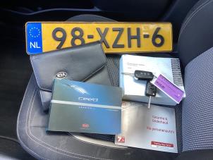 Kia Cee'd Sportswagon 1.6 GDI 16V Coche dañado (2012, Gris)