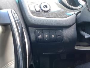 Kia Cee'd Sportswagon 1.6 GDI 16V Coche dañado (2012, Gris)