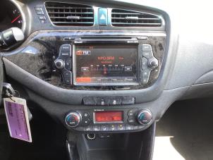 Kia Cee'd Sportswagon 1.6 GDI 16V Coche dañado (2012, Gris)