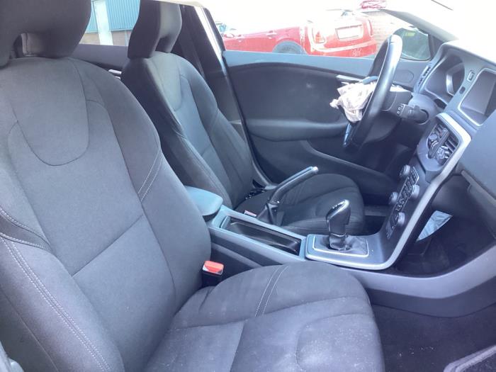 Volvo V40 1.6 D2 Vehículo de desguace (2013, Gris)