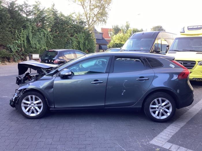 Volvo V40 1.6 D2 Vehículo de desguace (2013, Gris)