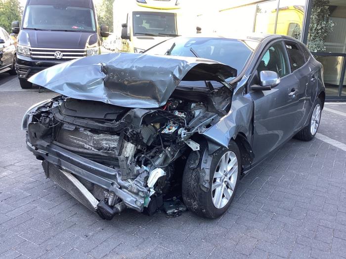 Volvo V40 1.6 D2  (Desguace)