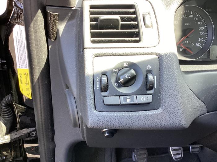 Volvo C30 1.6 16V Coche dañado (2008, Negro)