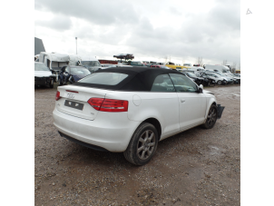 Audi A3 Cabriolet 1.6 TDI 16V Samochód złomowany (2012, Bialy)