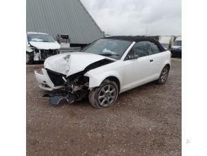 Audi A3 Cabriolet 1.6 TDI 16V Samochód złomowany (2012, Bialy)