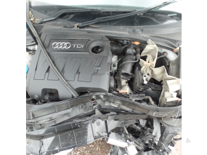Audi A3 Cabriolet 1.6 TDI 16V Samochód złomowany (2012, Bialy)