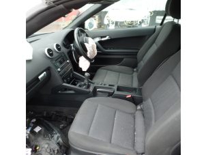 Audi A3 Cabriolet 1.6 TDI 16V Samochód złomowany (2012, Bialy)