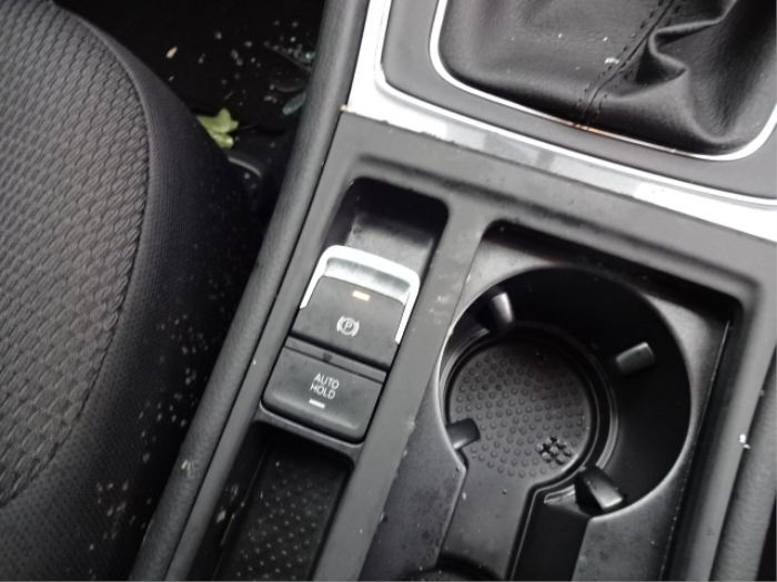 Volkswagen Golf VII 1.6 TDI 16V Épave (2017, Gris)