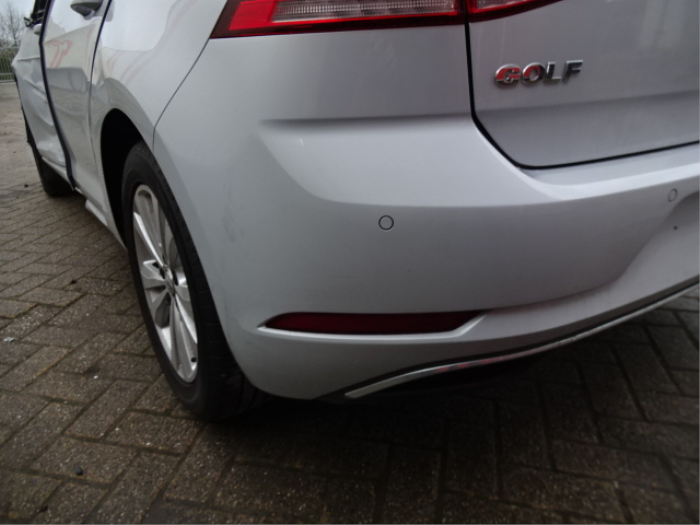 Volkswagen Golf VII 1.6 TDI 16V Épave (2017, Gris)