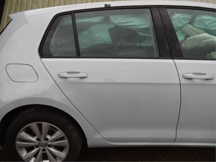 Volkswagen Golf VII 1.6 TDI 16V Épave (2017, Gris)