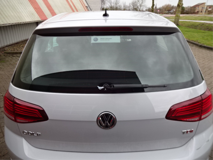 Volkswagen Golf VII 1.6 TDI 16V Épave (2017, Gris)