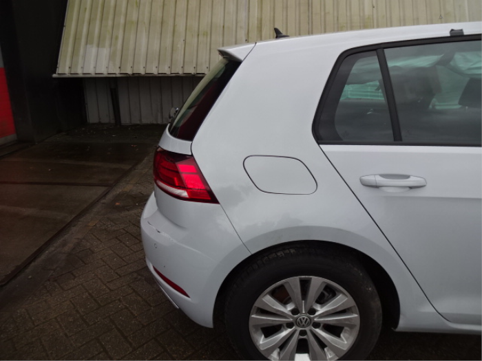 Volkswagen Golf VII 1.6 TDI 16V Épave (2017, Gris)