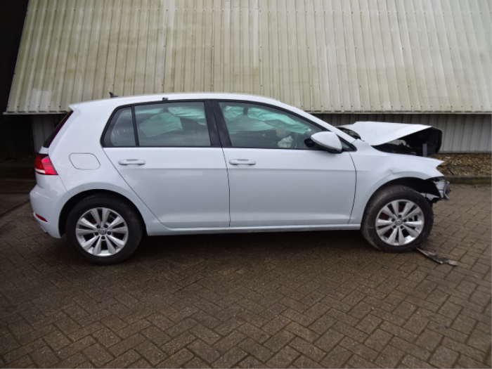 Volkswagen Golf VII 1.6 TDI 16V Épave (2017, Gris)