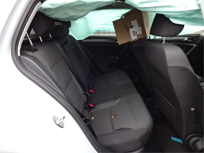 Volkswagen Golf VII 1.6 TDI 16V Épave (2017, Gris)