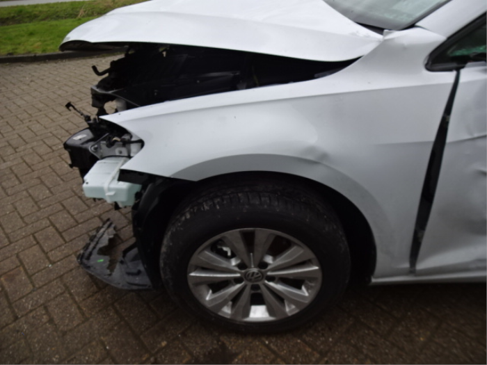 Volkswagen Golf VII 1.6 TDI 16V Épave (2017, Gris)