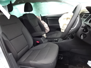 Volkswagen Golf VII 1.6 TDI 16V Épave (2017, Gris)