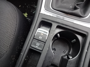 Volkswagen Golf VII 1.6 TDI 16V Épave (2017, Gris)
