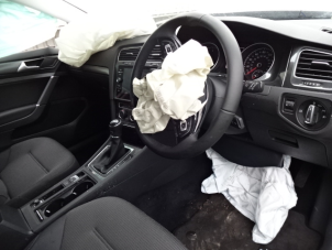 Volkswagen Golf VII 1.6 TDI 16V Épave (2017, Gris)