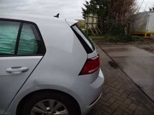 Volkswagen Golf VII 1.6 TDI 16V Épave (2017, Gris)