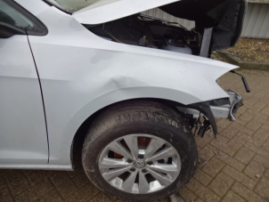 Volkswagen Golf VII 1.6 TDI 16V Épave (2017, Gris)