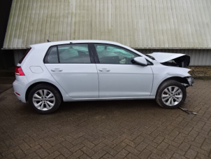 Volkswagen Golf VII 1.6 TDI 16V Épave (2017, Gris)
