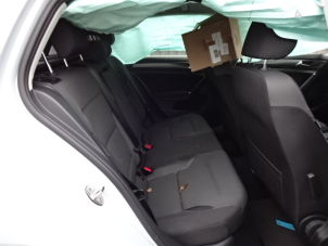 Volkswagen Golf VII 1.6 TDI 16V Épave (2017, Gris)