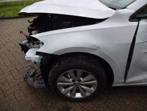 Volkswagen Golf VII 1.6 TDI 16V Épave (2017, Gris)