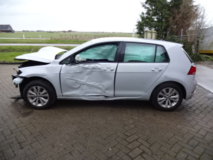 Volkswagen Golf VII 1.6 TDI 16V Épave (2017, Gris)