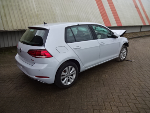 Volkswagen Golf VII 1.6 TDI 16V Épave (2017, Gris)