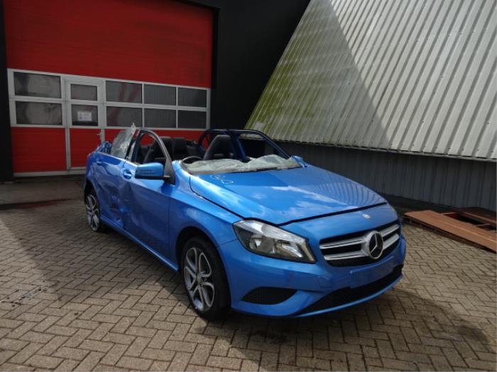 Mercedes A-Klasse 12- Schrottauto (2015, Blau) 