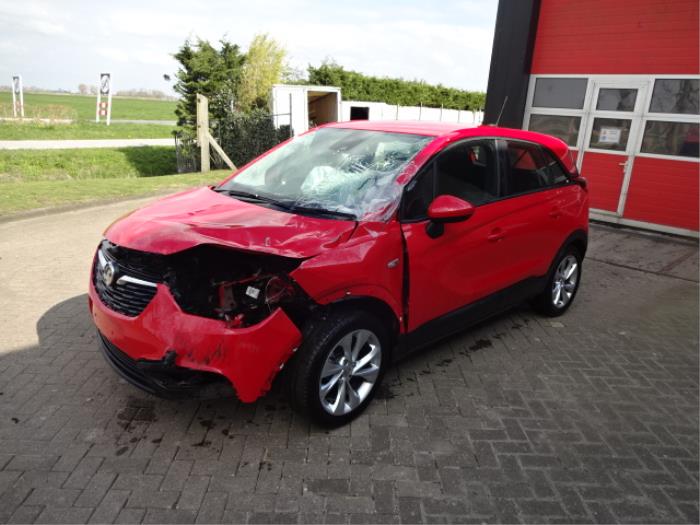 Opel Crossland/Crossland X 1.2 12V Salvage vehicle (2018, Red)
