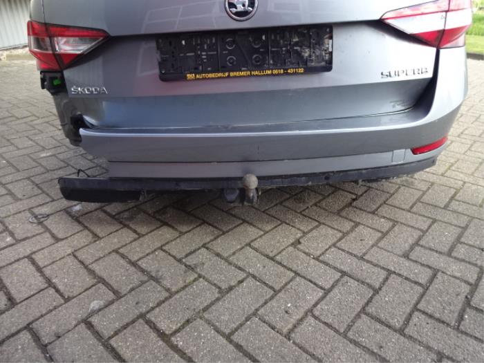 Skoda Superb Combi 1.6 TDI Épave (2016, Gris)