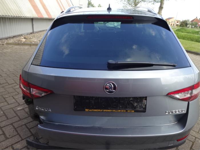 Skoda Superb Combi 1.6 TDI Épave (2016, Gris)