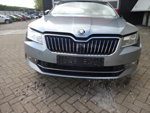 Skoda Superb Combi 1.6 TDI Épave (2016, Gris)