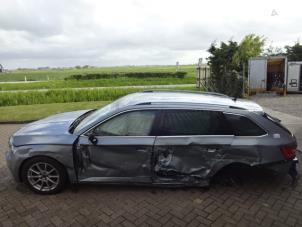 Skoda Superb Combi 1.6 TDI Épave (2016, Gris)
