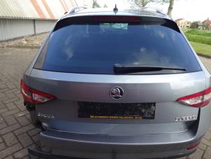 Skoda Superb Combi 1.6 TDI Épave (2016, Gris)