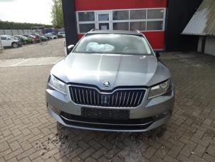 Skoda Superb Combi 1.6 TDI Épave (2016, Gris)